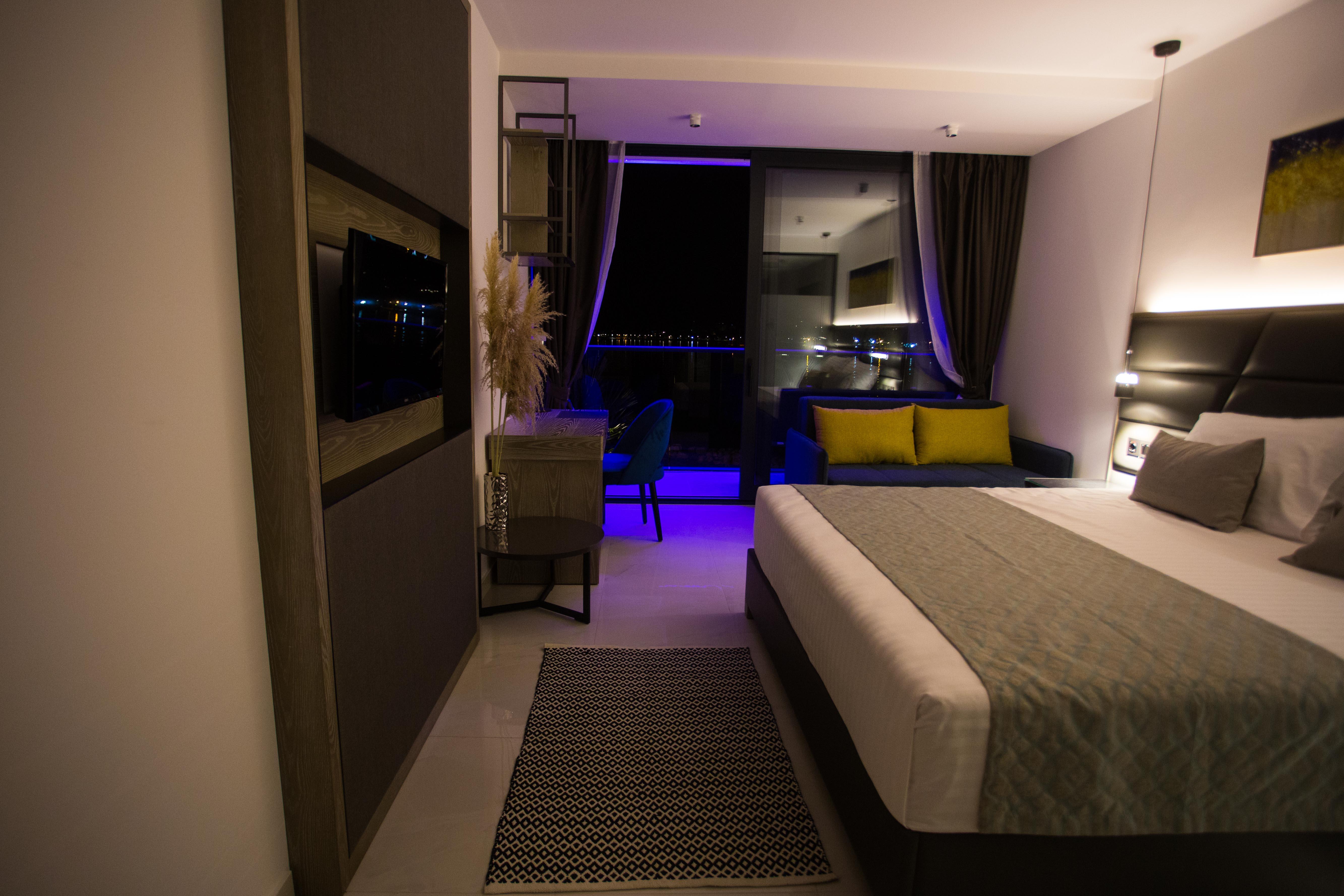 Liberty Plaza Hotel Novalja Kültér fotó