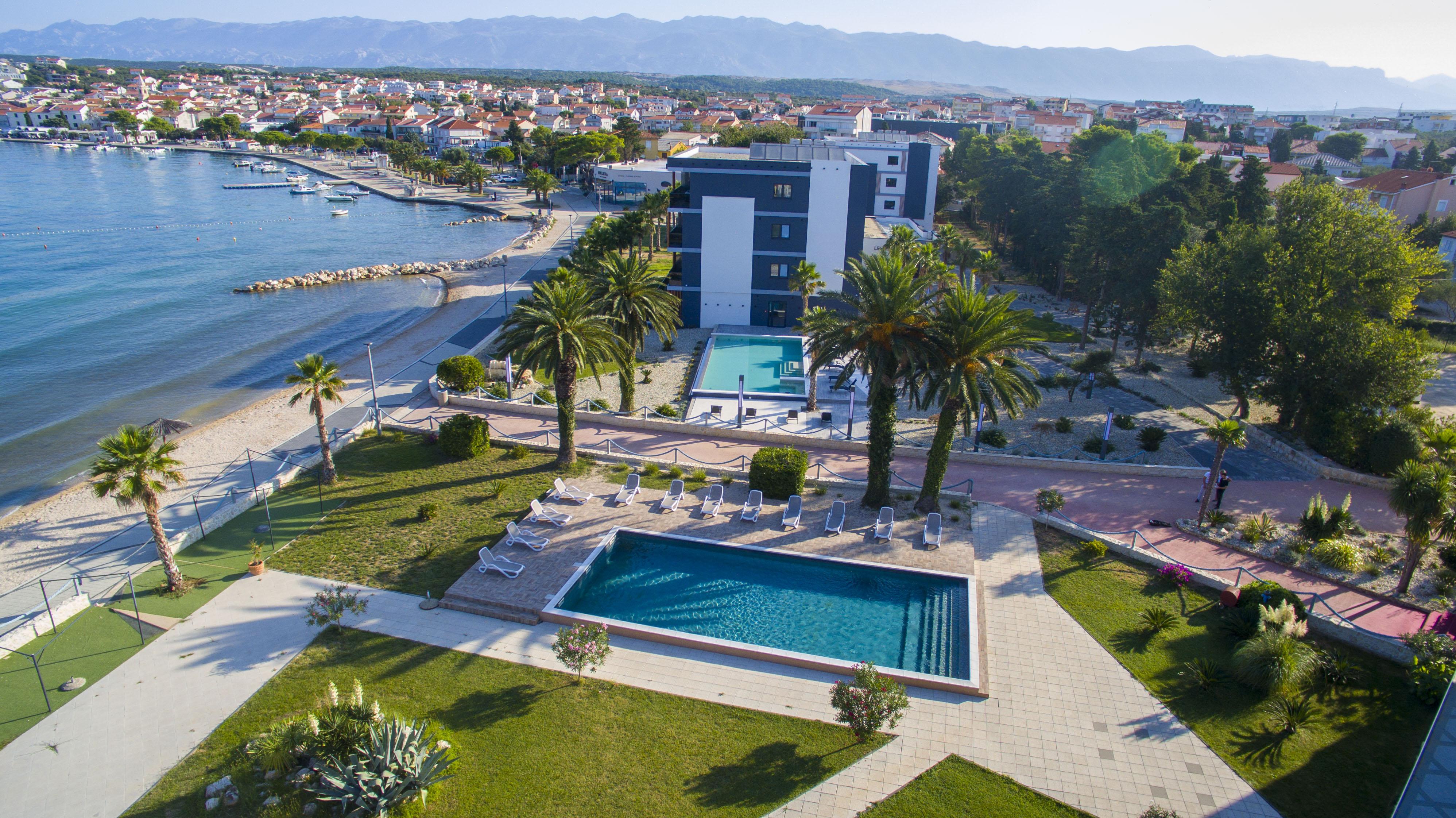 Liberty Plaza Hotel Novalja Kültér fotó