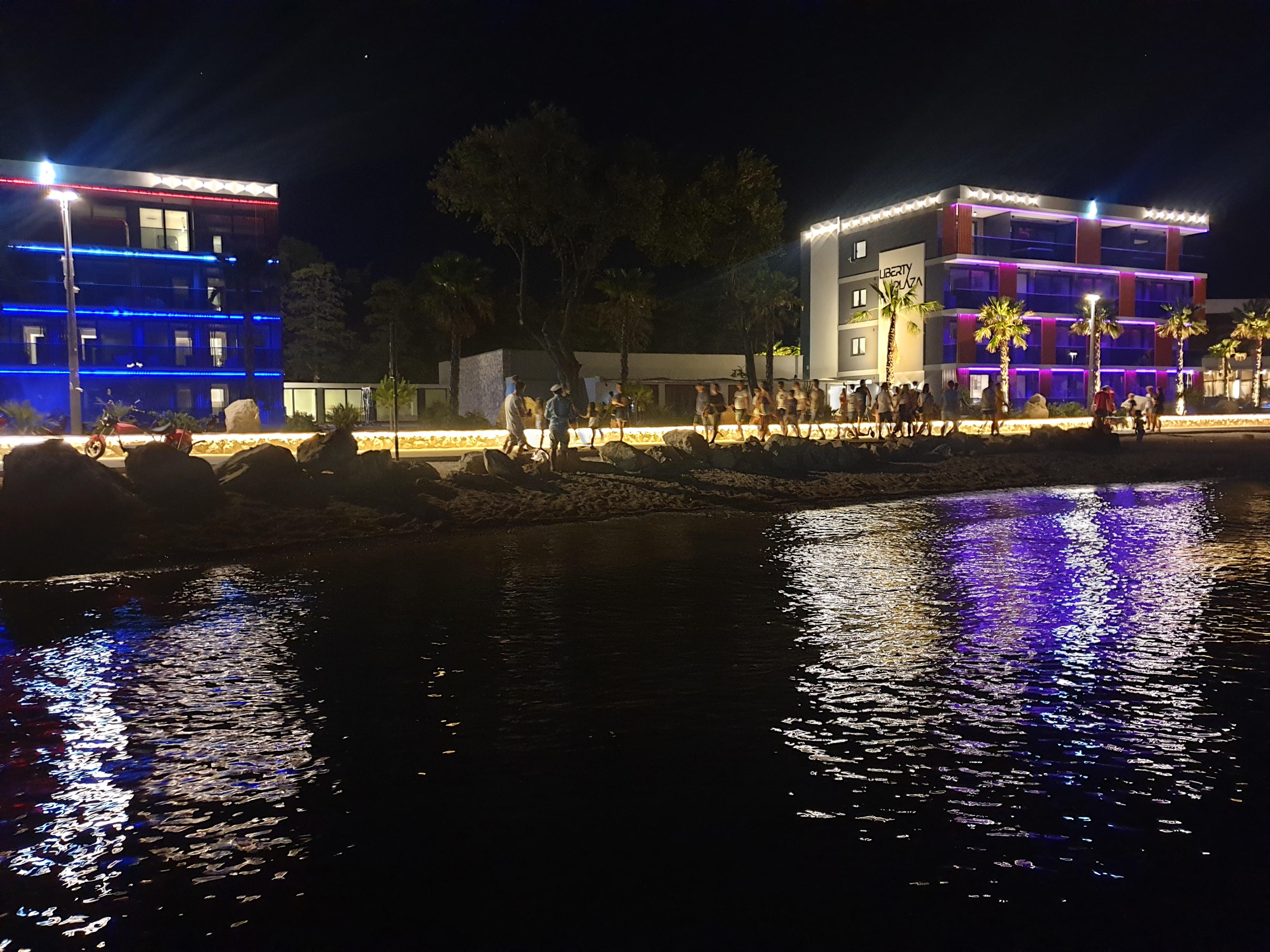 Liberty Plaza Hotel Novalja Kültér fotó
